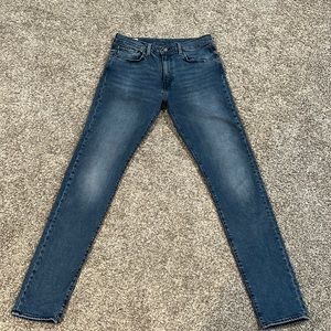 Men's 512 Levi's size 33x36. Slim fit tapered.